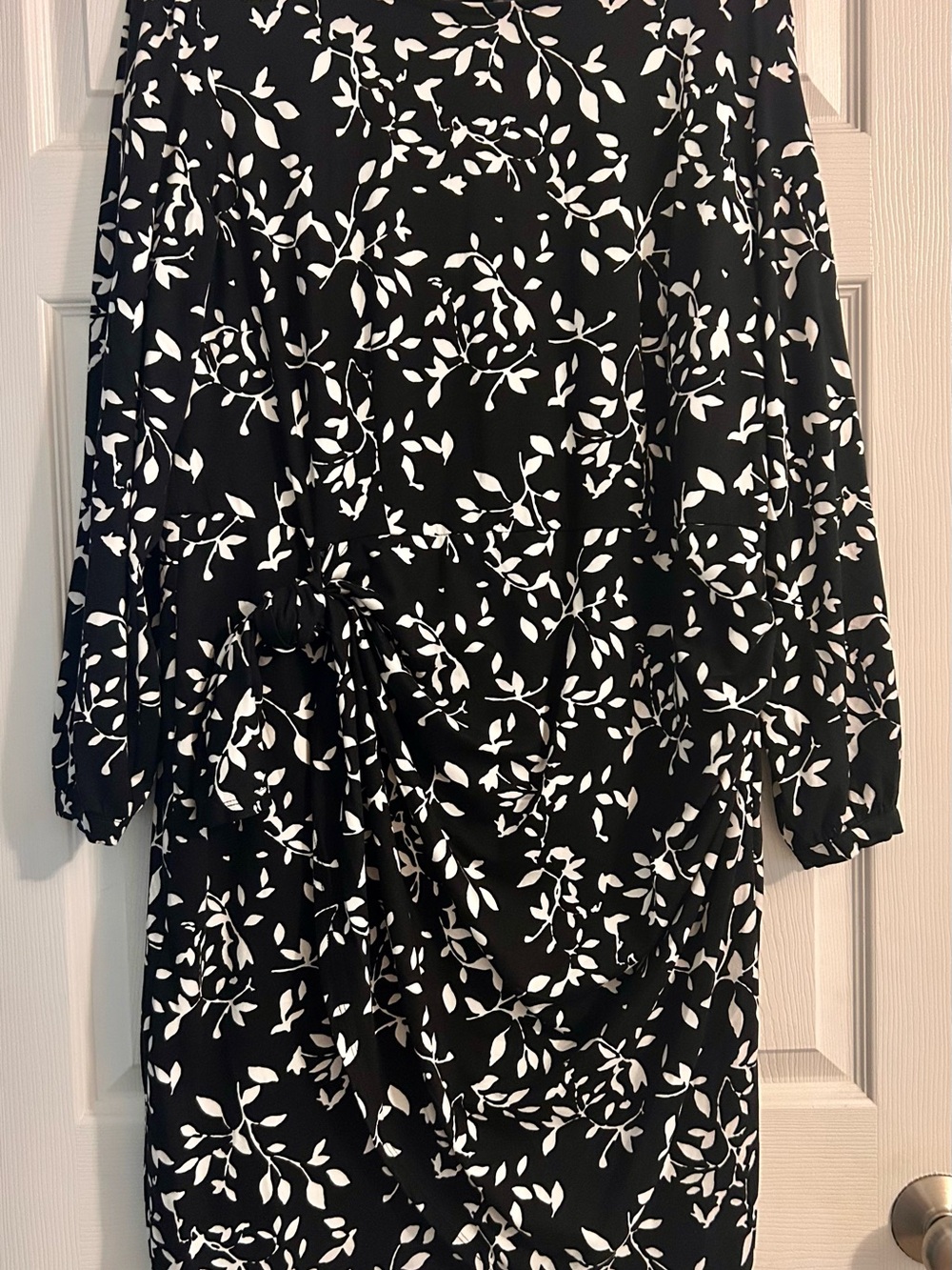 Cato Black and White Leaf-Print Long Sleeve Dress